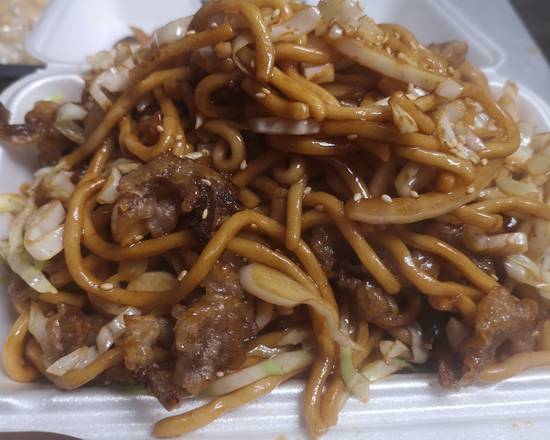 Beef Fried Noodles 牛肉炒面